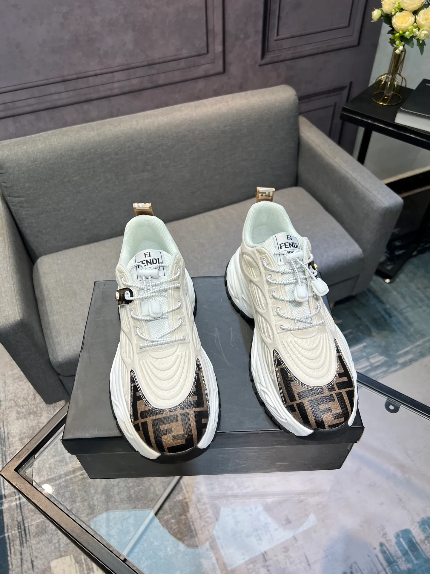 Men's men's shoes 💰440 [FENDI] new 🙈 casual shoes with first-class workmanship, 💪💪💪cowhide uppers ➕ genuine leather feet, 👻suitable for all kinds of travel! Number of yards 38-44